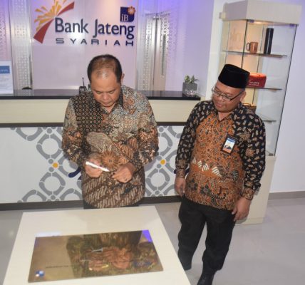 Bupati karanganyar bank jateng syariah