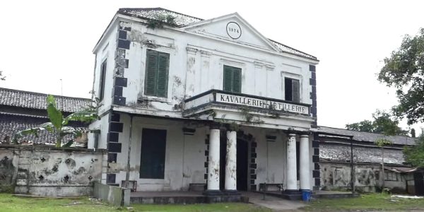 Gedung Kavaleri Mangkunegaran