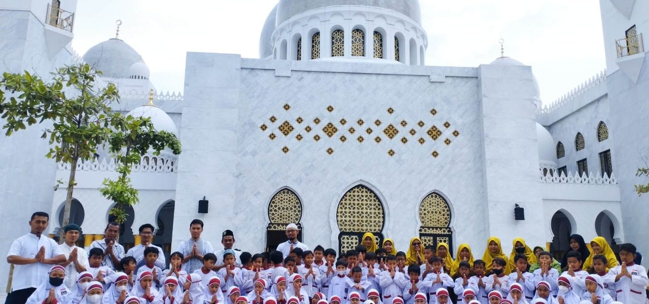 SDIT Tahfidzul Qur’an Mutiara Insan di masjid Syekh Zayed