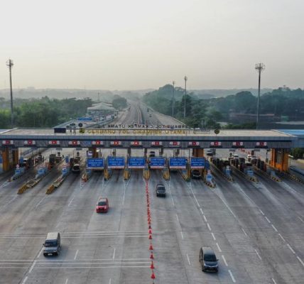 Gerbang Tol Cikampek Utama