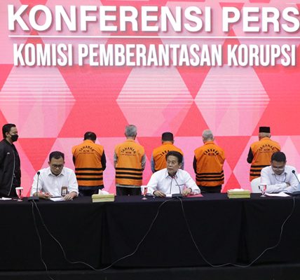 KPK Kembali Tahan 5 Anggota DPRD Jambi