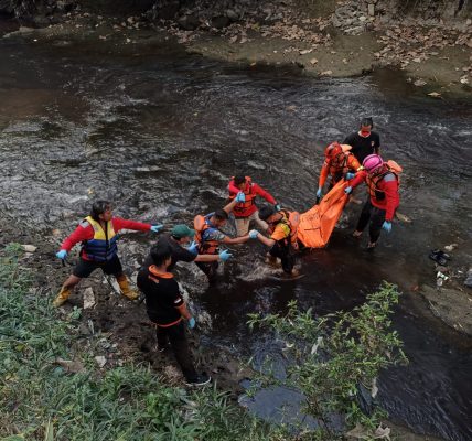 Tim Sar temukan potongan tubuh