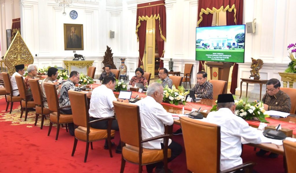 Presiden Jokowi memimpin ratas mengenai penataan Candi Borobudur