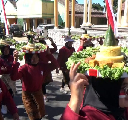 Desa Selo Gelar Kirab 1000 Tumpeng