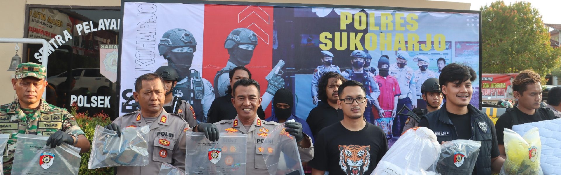 Kapolres Sukoharjo dan Tersangka Pembunuh Dosen