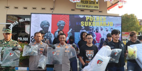 Kapolres Sukoharjo dan Tersangka Pembunuh Dosen