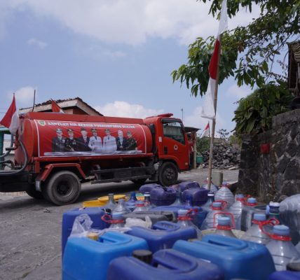 Pemkab Klaten Kirim Air Bersih ke Lereng Merapi