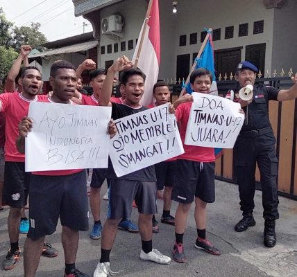 Mahasiswa Akbara dukung timnas