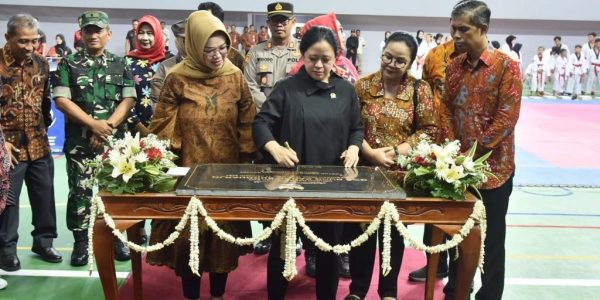 Puan Maharani resmikan Gor Sukoharjov