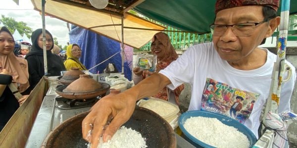 Intip Ketan Camilan Sunan Kudus