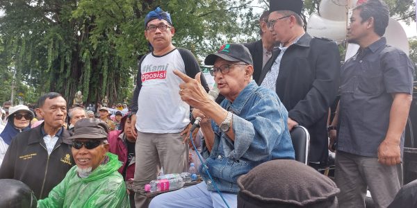 Mudrick Sangidu demo tolak pemilu