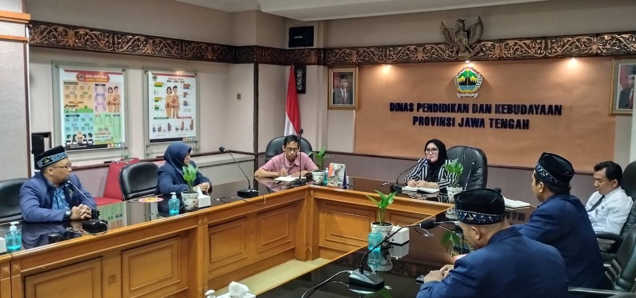 Dr. Uswatun Hasanah kadisdikbud jateng