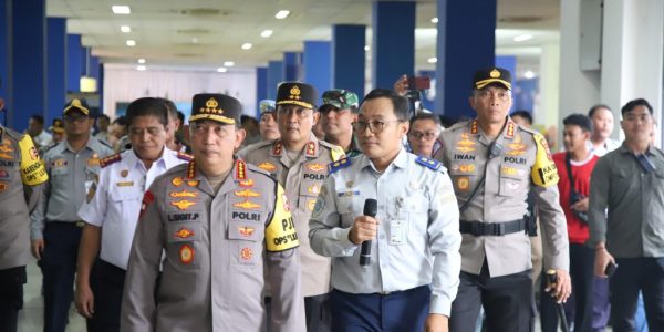 Kapolri Cek Terminal Tirtonadi