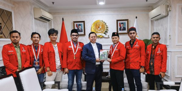 Anggota DPR RI Sultan Terima GMNI